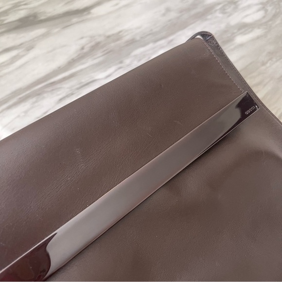 Rare GUCCI Metal Trim Brown Envelope Bag with Shoulder Strap - Picture 8 of 16